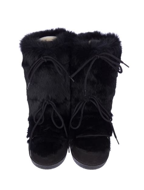 fendi rabbit fur moon boots|Fendi Fur Trim Moon Boots w/ Tags .